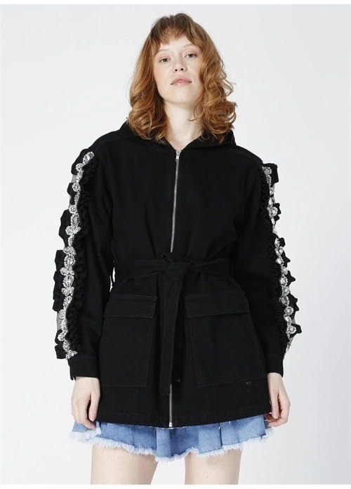 RG-602 Embroidered frilled sleeve coat